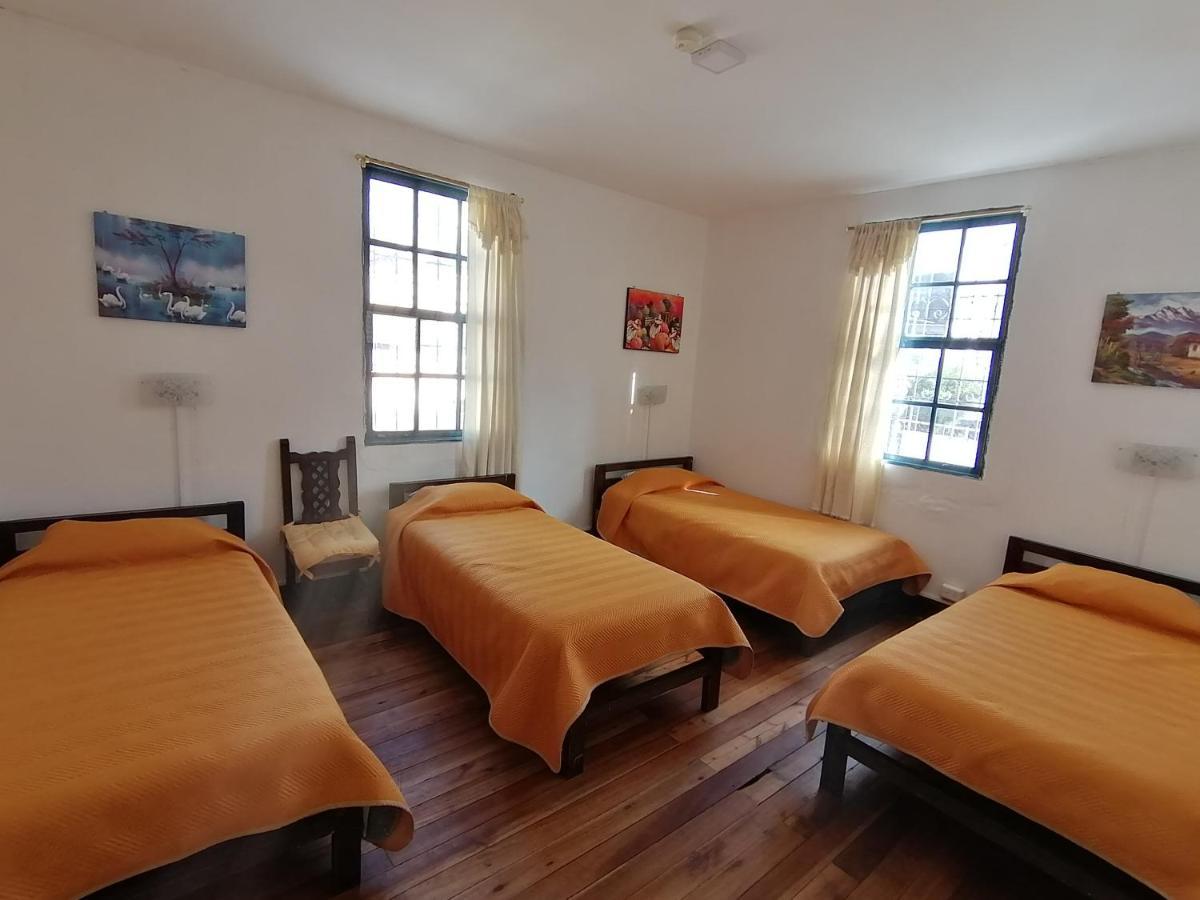 Galapagos Natural Life Hostel Quito Exterior photo