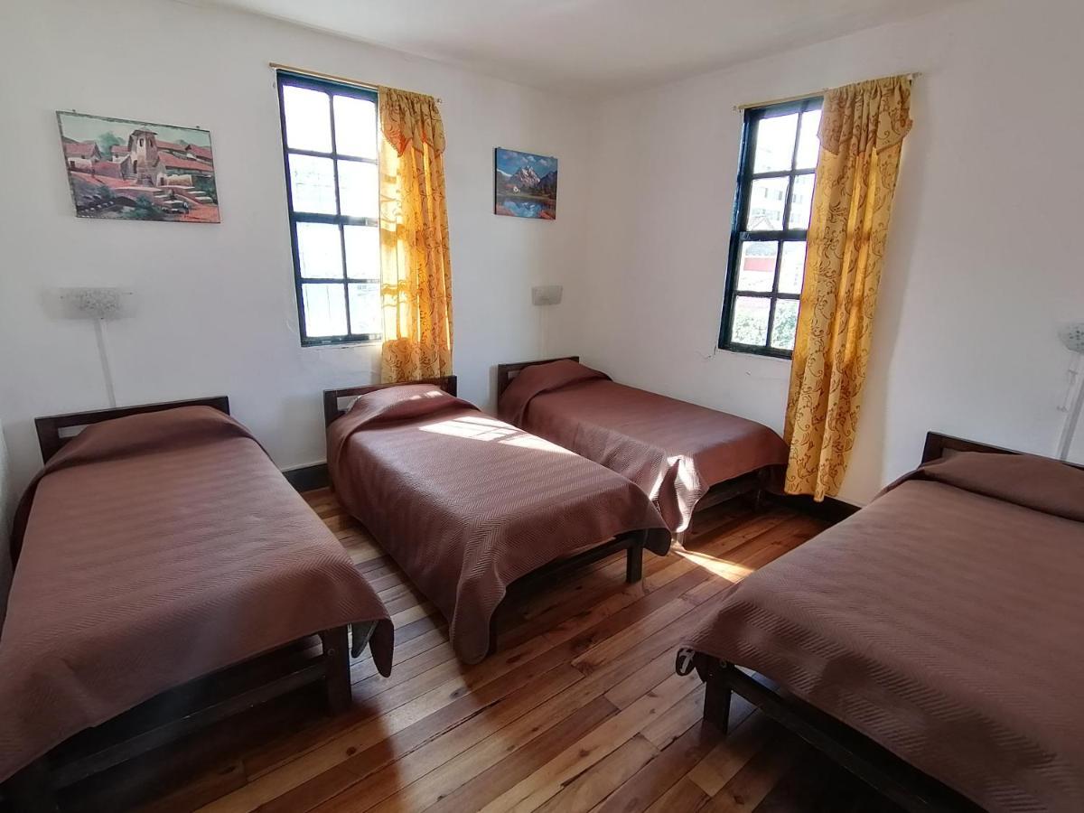 Galapagos Natural Life Hostel Quito Exterior photo
