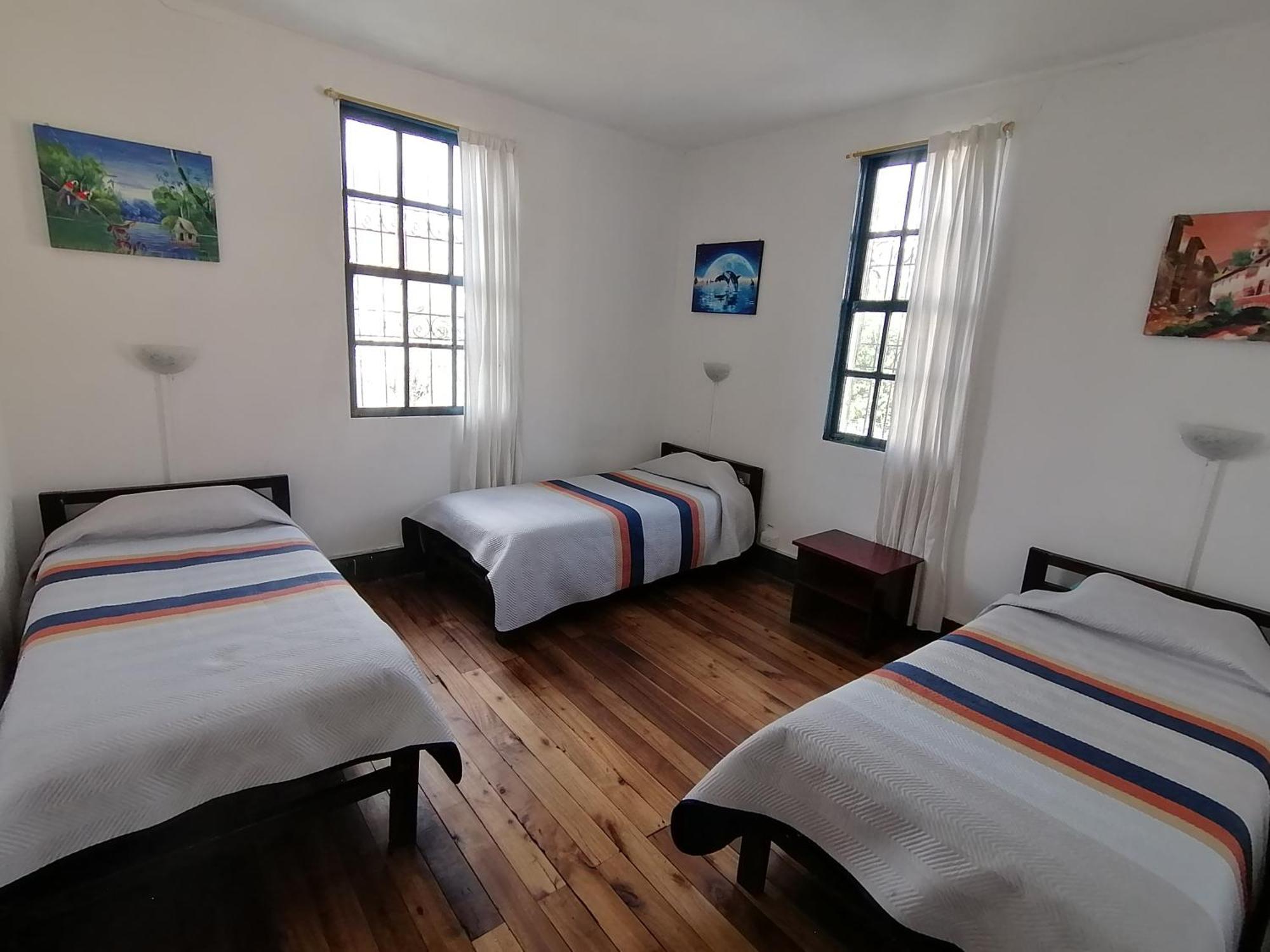 Galapagos Natural Life Hostel Quito Exterior photo